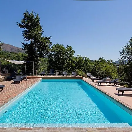 In Sleeps 4 With Pool Galera