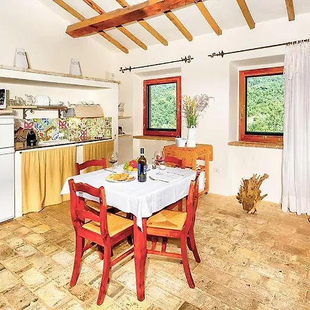 Apartamento In Sleeps 4 With Pool Galera