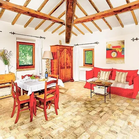 In Sleeps 4 With Pool Galera